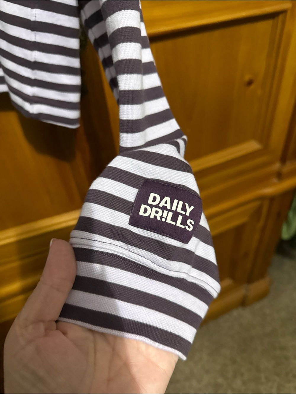 Daily Drills Striped set! Long sleeve plum and shorts - Picture 3 of 7